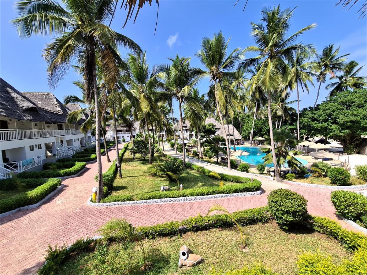 Paradise Beach Resort & Spa Uroa Exterior photo